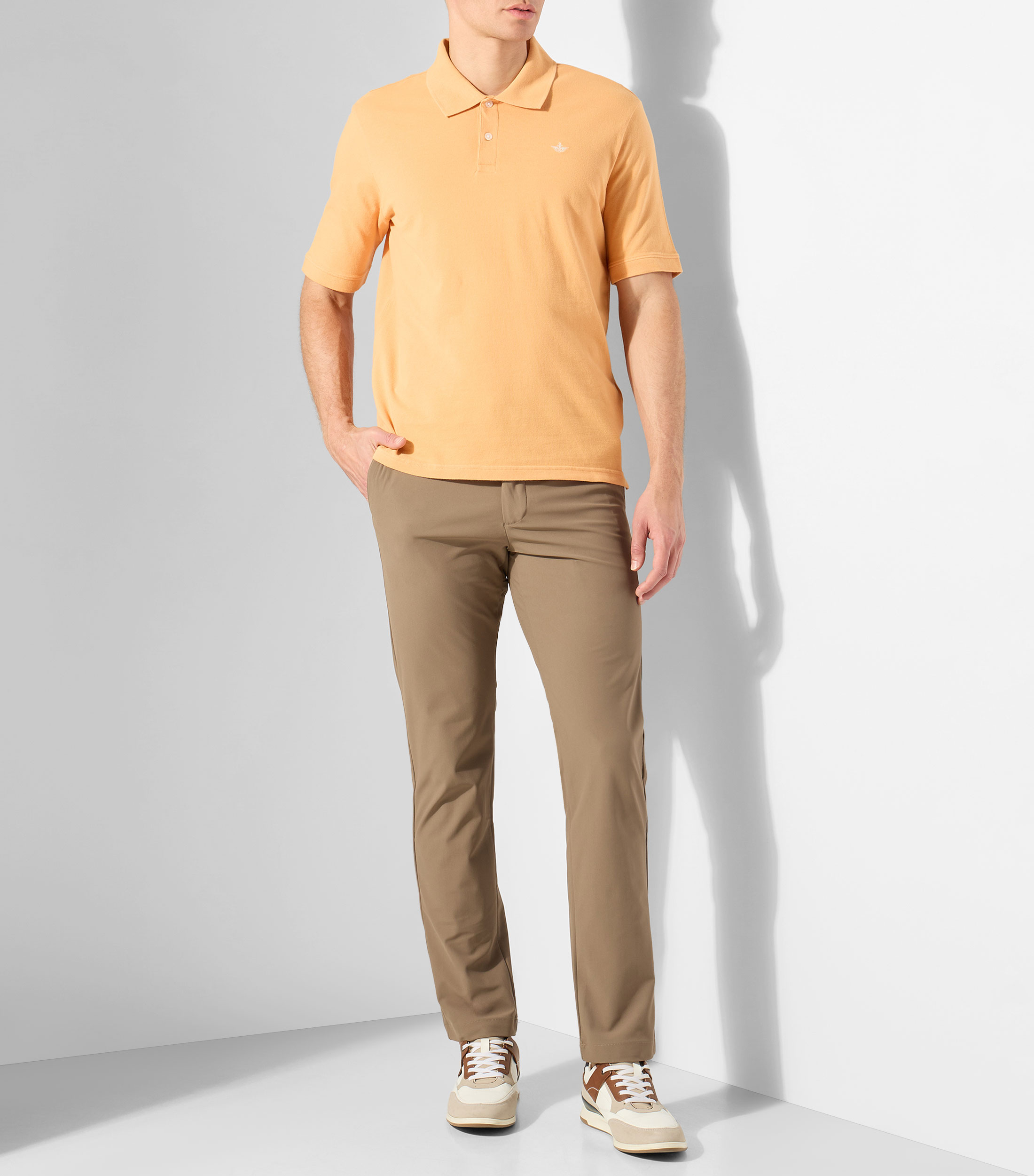 Playera tipo polo con manga corta lisa Hombre